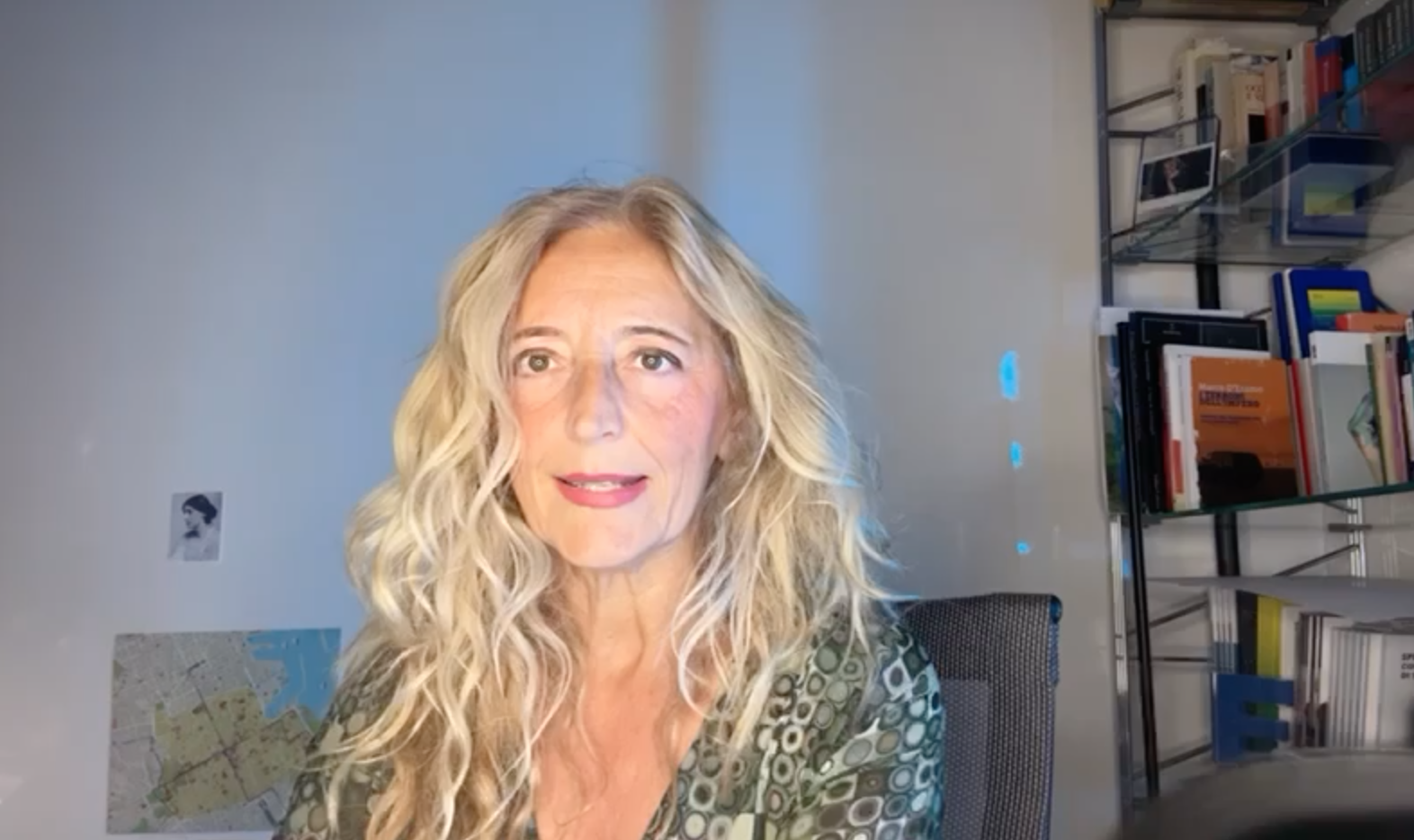 “Le radici del futuro”: la direttrice Miriam Mirolla presenta il nuovo corso della Scuola del Fatto