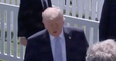 Copertina di Iran, Trump: “Non mi preoccupa il rischio di commettere crimini di guerra. Uccidono manifestanti, sono animali”