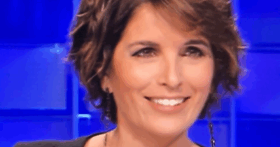 Copertina di “La tv? Non volevo proprio farla. Le luci, il trucco, i tacchi: quell’estetica non mi ha mai affascinata. Mi sposo il giorno del mio cinquantesimo compleanno, così posso dissimulare”: parla Marianna Aprile