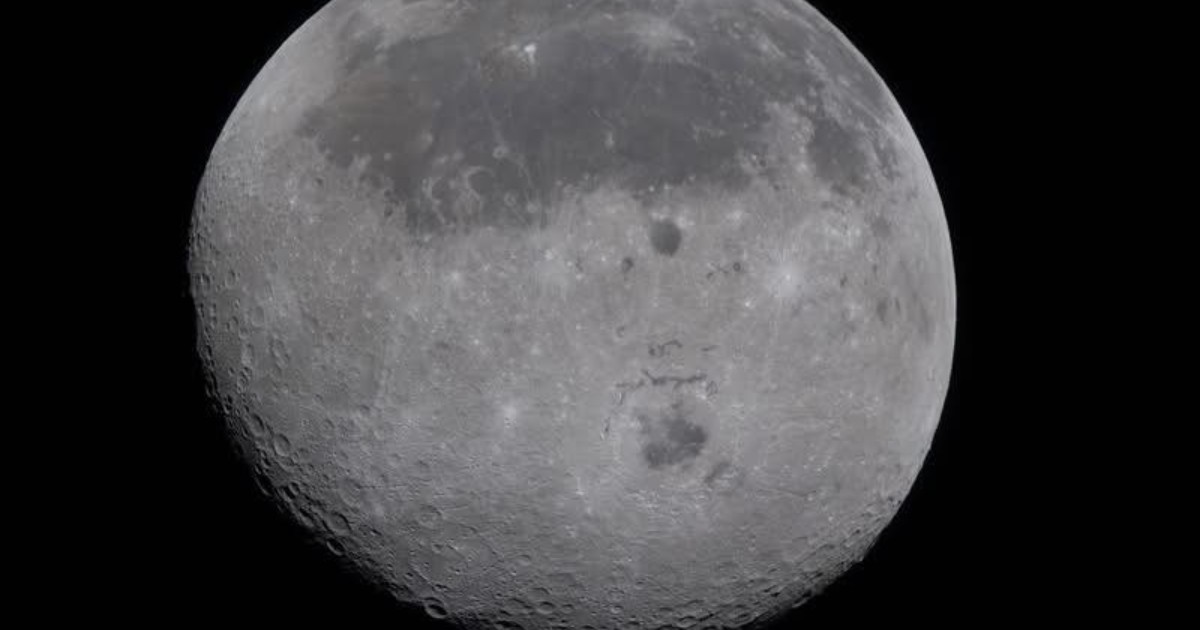 Cosa hanno osservato i quattro astronauti che si sono avvicinati alla Luna: “Anche noi vi vediamo”
