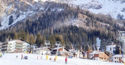 Copertina di Morto il dodicenne caduto mentre sciava