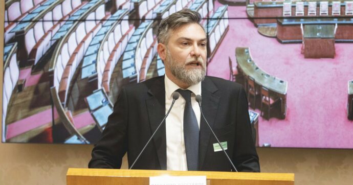 Iran, il muro dei Progressisti: “Di quale unità parla? Crosetto non è lucido”