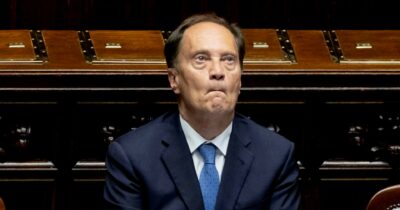 Copertina di Ministro su nave Gdf, Ciriani ora va in tribunale