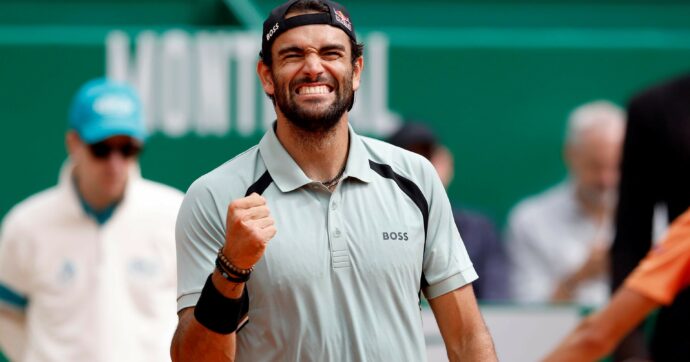 6-0 6-0 per Berrettini e Medvedev può solo spaccare la sua racchetta