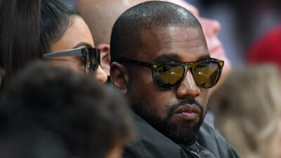 Copertina di “Nessun concerto del filo-nazista Kanye West a San Pietroburgo”: la Russia rimbalza il rapper dopo le polemiche per la sua canzone “Heil Hitler”