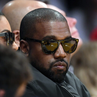 Copertina di “Nessun concerto del filo-nazista Kanye West a San Pietroburgo”: la Russia rimbalza il rapper dopo le polemiche per la sua canzone “Heil Hitler”
