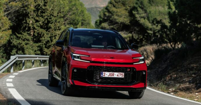 Toyota Rav4, la prova de Il Fatto.it – Ibrida con o senza spina, sempre una garanzia – FOTO