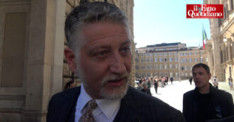 Copertina di Niente fondi al docufilm su Regeni, lo scaricabarile di Giuli in Aula: “Non condivido, ma commissione è indipendente”. E dribbla i cronisti