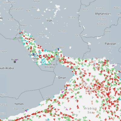 Copertina di Disfatta di Trump su Hormuz: lo stretto cruciale per il transito di petrolio e gas diventa a pagamento per la gioia del regime iraniano