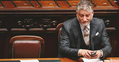 Copertina di Fondi cinema, Giuli: “Esperti indipendenti, non decido io”. Borgonzoni: “Ora via tutti”