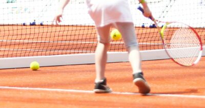 Copertina di Pescara, tennista 15enne muore durante un allenamento: arresto cardiaco in campo