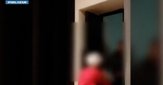 Anziana capisce di parlare con truffatori, chiama la polizia (ospitando gli agenti tre giorni) e sventa il raggiro