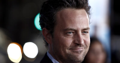 Copertina di La “regina della ketamina” Jasveen Sangha condannata a 15 anni di carcere: aveva venduto a Matthew Perry la droga che lo ha ucciso. I genitori dell’attore: “Tristezza e dolore opprimenti”