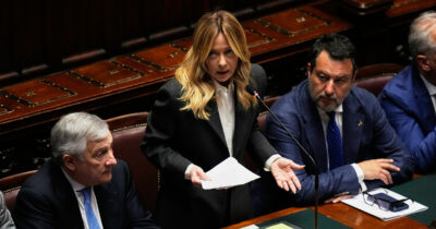 Copertina di Meloni: “Rapporti difficili Ue-Usa. Noi siamo con l’Europa, ma non quella della sinistra. Agli alleati diciamo quando non siamo d’accordo”