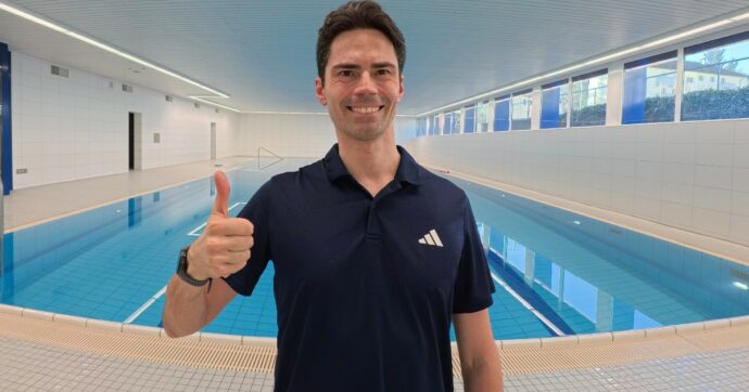 Istruttore di nuoto in Svizzera. “A Milano troppo stress. Qui i bimbi vanno a scuola da soli e non ci sono inferriate alle finestre”