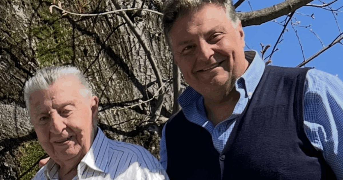 “Mio papà investito sulle strisce, colpito da un furgone. Proprio ieri aveva festeggiato l’anniversario di matrimonio con mamma”: morto Domenico Lauretta, padre del comico Claudio