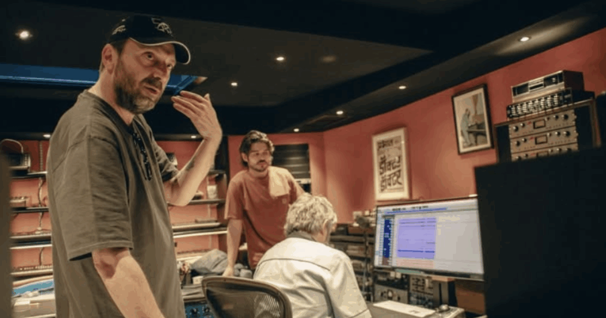 “Ogni giorno della mia vita è dedicato ad annegare il dolore in nuove visioni. Procedo così. Vi voglio bene”: le parole di Cesare Cremonini