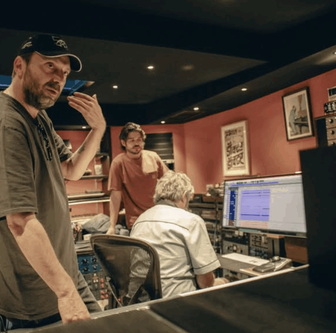 “Ogni giorno della mia vita è dedicato ad annegare il dolore in nuove visioni. Procedo così. Vi voglio bene”: le parole di Cesare Cremonini