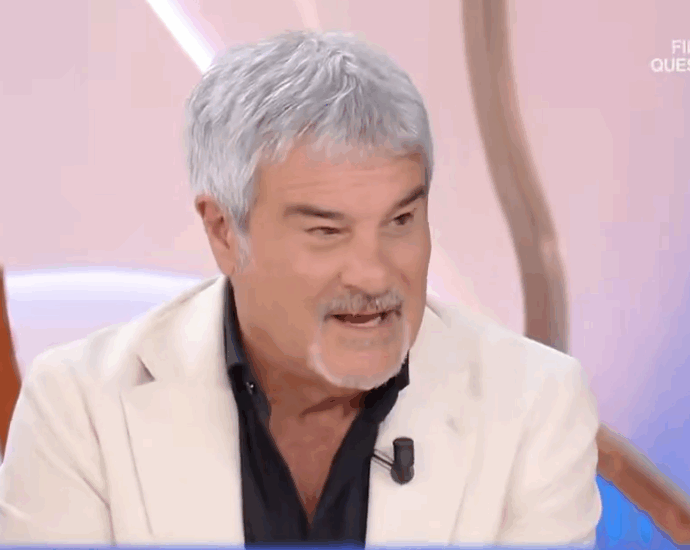 Pino Insegno: “Ho pagato 70 mila euro per un’auto mai arrivata, mi ha truffato una persona che conoscevo. Non navigo nell’oro come qualcuno può pensare, ci sono rimasto male, sporco, deluso”