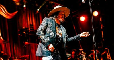 Copertina di Zucchero: “Non capisco questa paura nei confronti di Netanyahu. Forse perché l’80% del music-business mondiale è degli ebrei? Nessuno si muove per un evento mondiale contro la guerra. C’è chi non si espone per evitare che un tour venga cancellato”