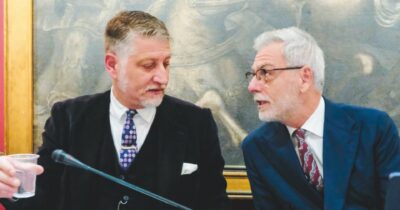 Copertina di Cinema: fondi agli amici. E niente ai doc su Regeni e Aldrovandi