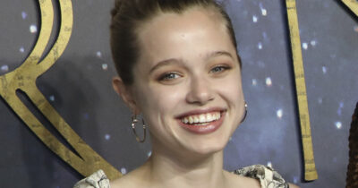 Copertina di Shiloh Jolie ha debuttato come ballerina nel nuovo videoclip della cantante K-Pop Dayoung. Il responsabile casting: “Nessun trattamento di favore”