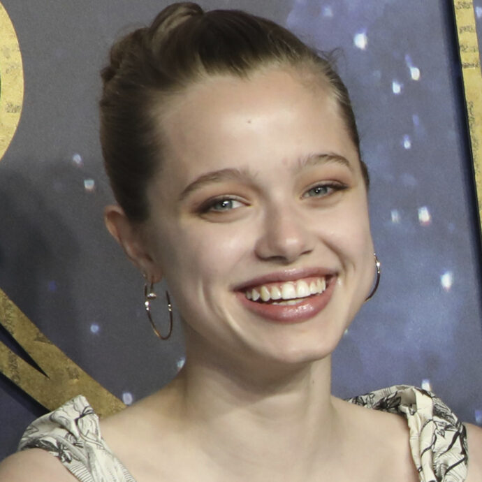 Shiloh Jolie ha debuttato come ballerina nel nuovo videoclip della cantante K-Pop Dayoung. Il responsabile casting: “Nessun trattamento di favore”