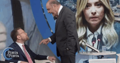 Copertina di “Questo non glielo consento! Con quello che vedete in giro sulla par condicio, anche la battuta se la poteva risparmiare. Adesso stia zitto!”: Bruno Vespa sbotta con Giuseppe Provenzano (PD)