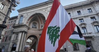 Copertina di A Milano presidio contro i raid israeliani in Libano: “Governo italiano complice, i soldi sono più importanti degli esseri umani”