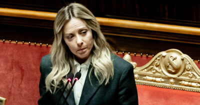 Copertina di Meloni: “Social network? Non non sono un problema in sé. Noi adulti non proteggiamo i minori, siamo i primi responsabili”