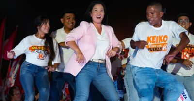 Copertina di Elezioni in Perù, dalla figlia dell’ex dittatore Fujimori al “manager cristiano” pro Trump: 35 candidati per una presidenza senza credibilità