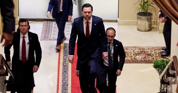 Iran-Usa, prima volta dal 1979 Il dialogo si arena poi su Hormuz