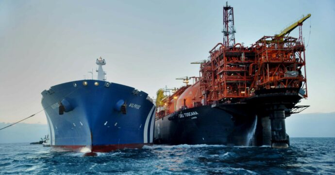 Piombino, nuovo sit-in contro la proroga del rigassificatore