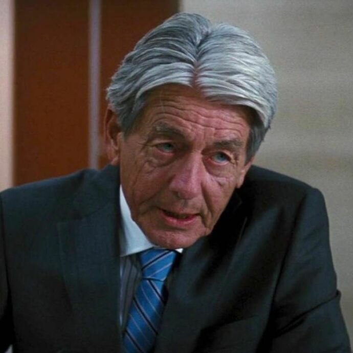 John Nolan morto a 87 anni: è stato volto di “Batman” e della serie “Person of Interest”