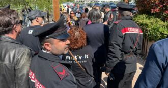 Copertina di Verona, presidio anti-fascista aggredito al comizio di Vannacci: “Minacce, insulti, ho preso un pugno allo stomaco”