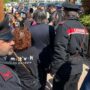 Copertina di Verona, presidio anti-fascista aggredito al comizio di Vannacci: “Minacce, insulti, ho preso un pugno allo stomaco”