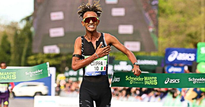 L’impresa pazzesca di Yeman Crippa: un azzurro vince la Maratona di Parigi. “Da oggi si apre la mia nuova carriera”