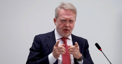 Copertina di Garante della Privacy tra indagini e scandali, ma i commissari insultano e si tengono le poltrone