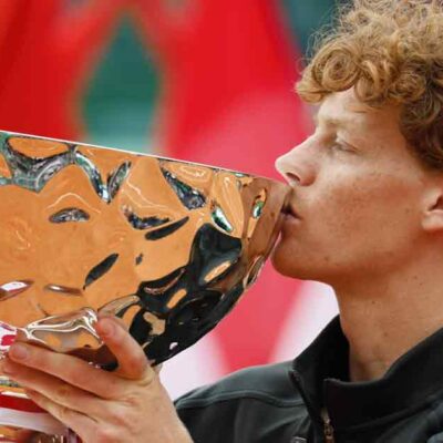 Copertina di Sinner, il sorpasso: dominio a Montecarlo