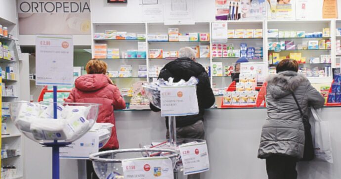 Farmaci introvabili? Per far fronte a pandemie o guerre l’Ue spinge la produzione interna (a danno di Cina e India)