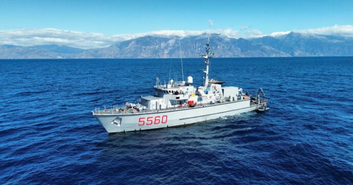 Trump chiede navi dragamine agli alleati per Hormuz: la nuova grana di Meloni. M5s: “Venga in Aula, non può obbedire all’ordine”