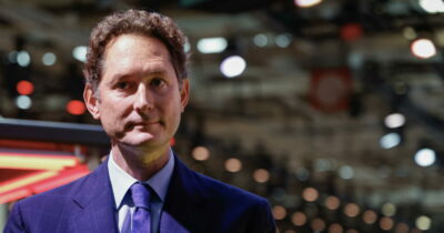 Copertina di Eredità Agnelli, chiesto il rinvio a giudizio per John Elkann. Le accuse: truffa aggravata ai danni dello Stato ed evasione fiscale fraudolenta