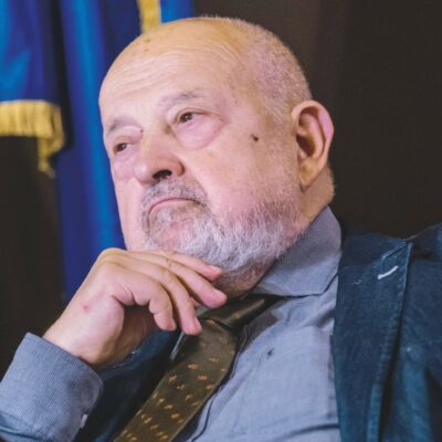 Copertina di Scontro Casa Bianca-Vaticano, Cardini: “Trump isterico parolaio, ma quale Avignone… Prevost sa come difendersi”