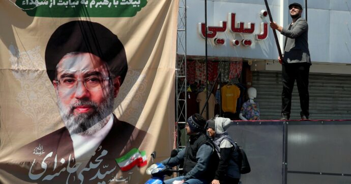 Stretto di Hormuz, blocco militare degli Usa. “Si tratta ancora”