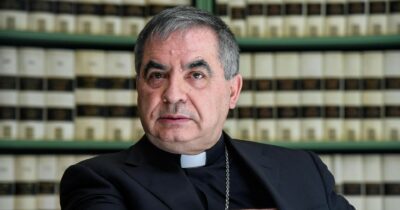 Copertina di Striano, “spiati” pure i coimputati di Becciu