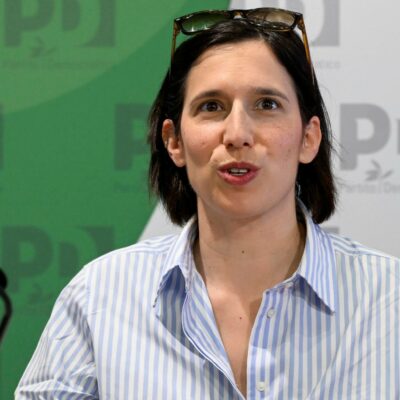 Copertina di Schlein al M5s: “Prima il programma, poi il leader”. Sull’Ucraina non arretra: “Ma troveremo un compromesso”