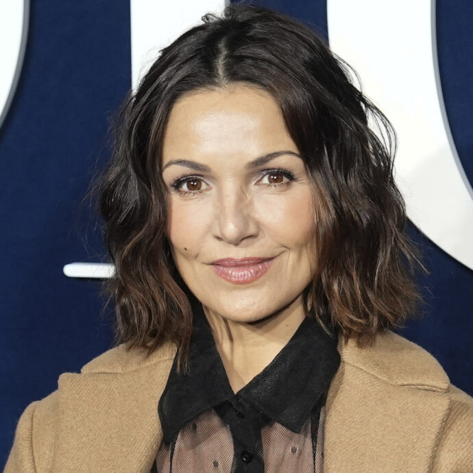 Nadia Farès è in coma farmacologico. L’attrice ha avuto un grave incidente nella piscina della palestra e poi è stata ricoverata in ospedale