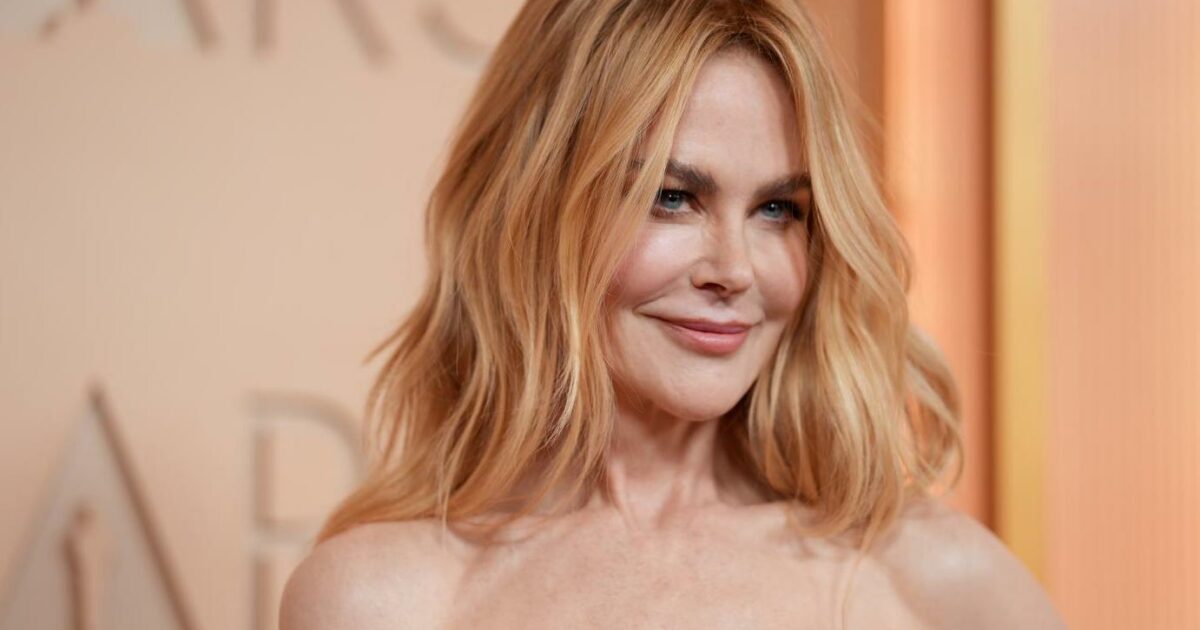 “Voglio offrire conforto e assistenza alle persone in punto di morte e alle loro famiglie. Mia madre era sola prima di morire”: lo rivela Nicole Kidman
