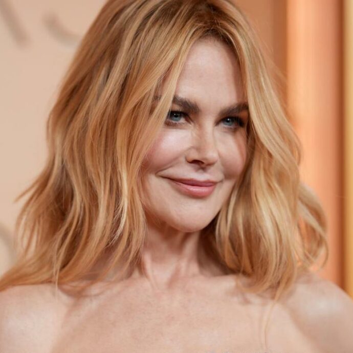 “Voglio offrire conforto e assistenza alle persone in punto di morte e alle loro famiglie. Mia madre era sola prima di morire”: lo rivela Nicole Kidman