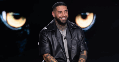 Copertina di “Quanti interventi di chirurgia estetica ho affrontato? Ho perso il conto. Orecchie, naso, zigomi e denti… Sembra che c’ho una tazzina di latte in bocca”: Francesco Chiofalo a Belve